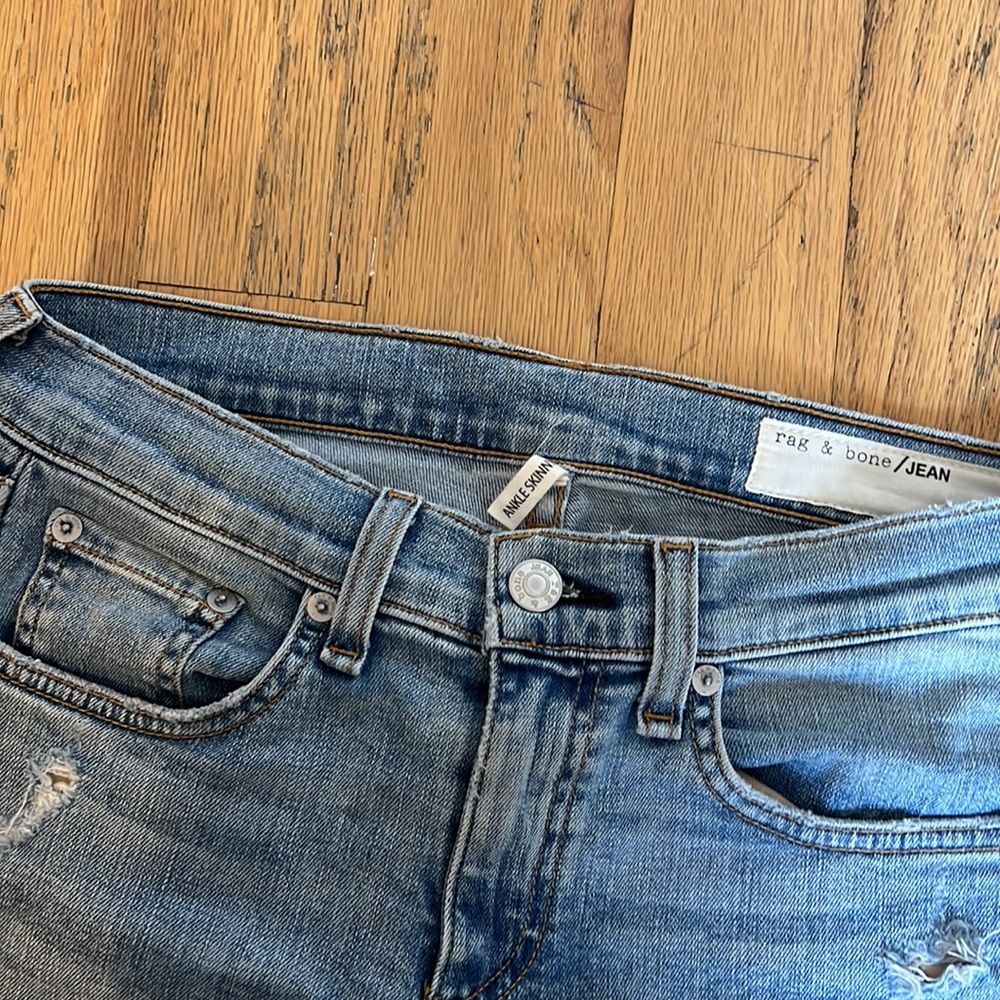 Rag & Bone Size 25 Light Washed Ripped Jeans - Picture 2 of 6